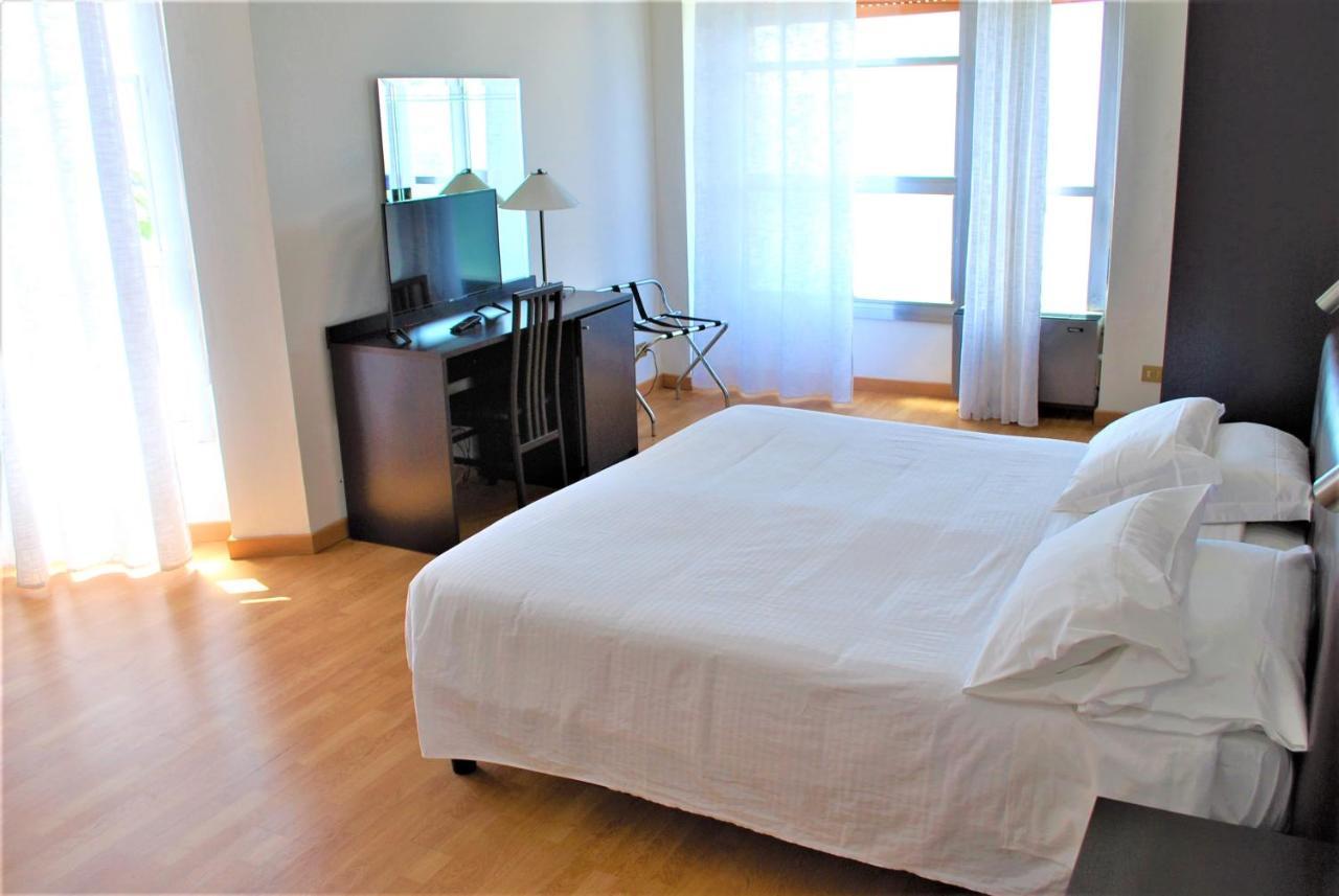 Park Hotel Mar Grande Tarente Extérieur photo
