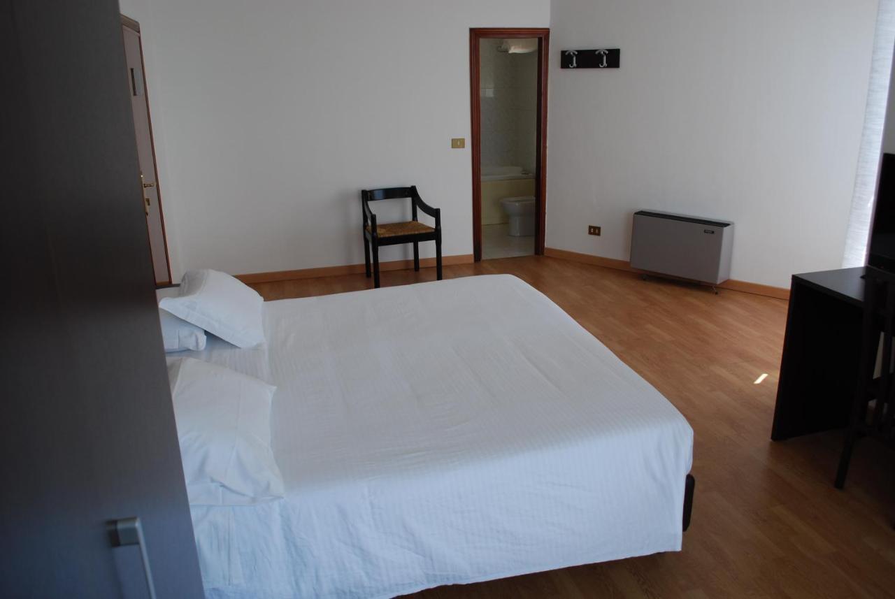 Park Hotel Mar Grande Tarente Extérieur photo